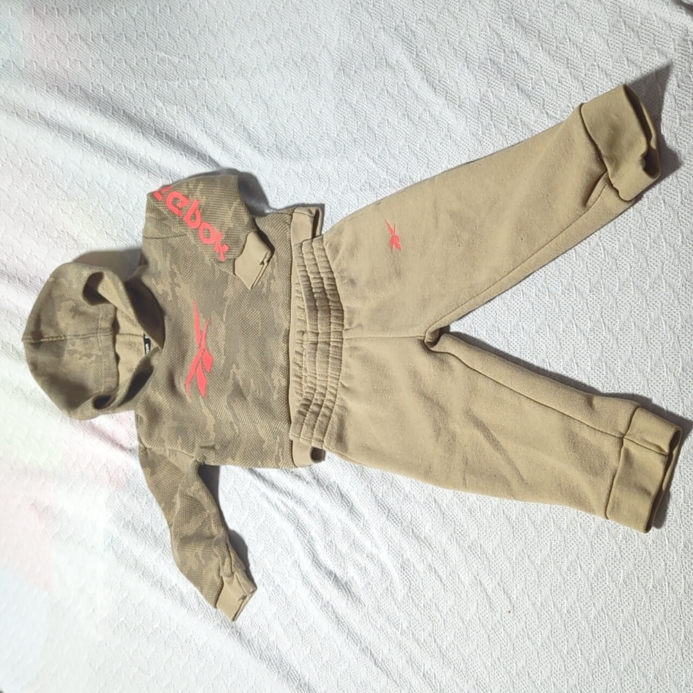 Toddler jogging suit